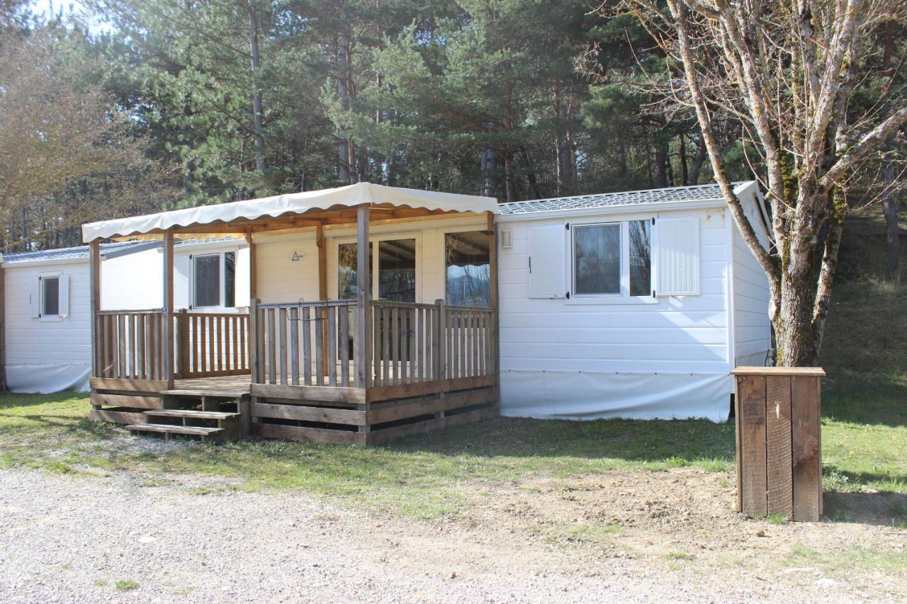 Camping Le Couriou Recoubeau-Jansac Esterno foto