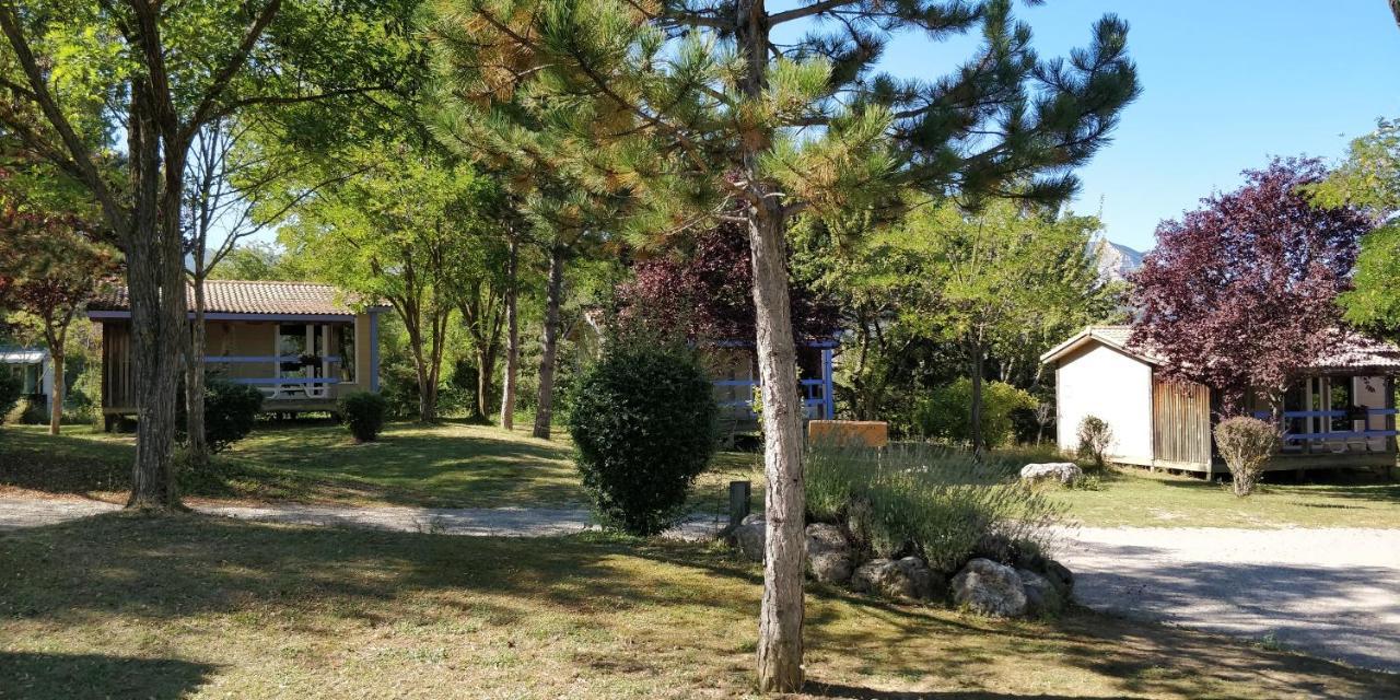 Camping Le Couriou Recoubeau-Jansac Esterno foto