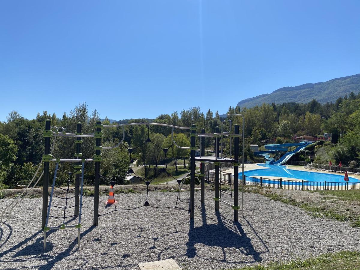 Camping Le Couriou Recoubeau-Jansac Esterno foto