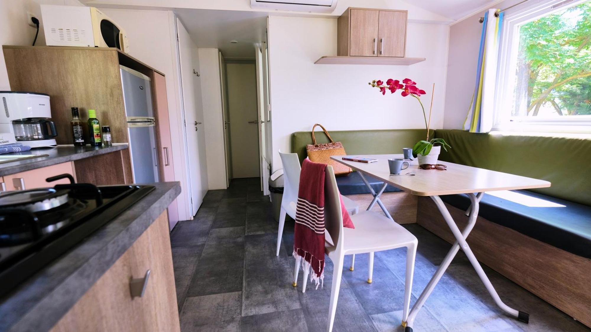 Camping Le Couriou Recoubeau-Jansac Esterno foto