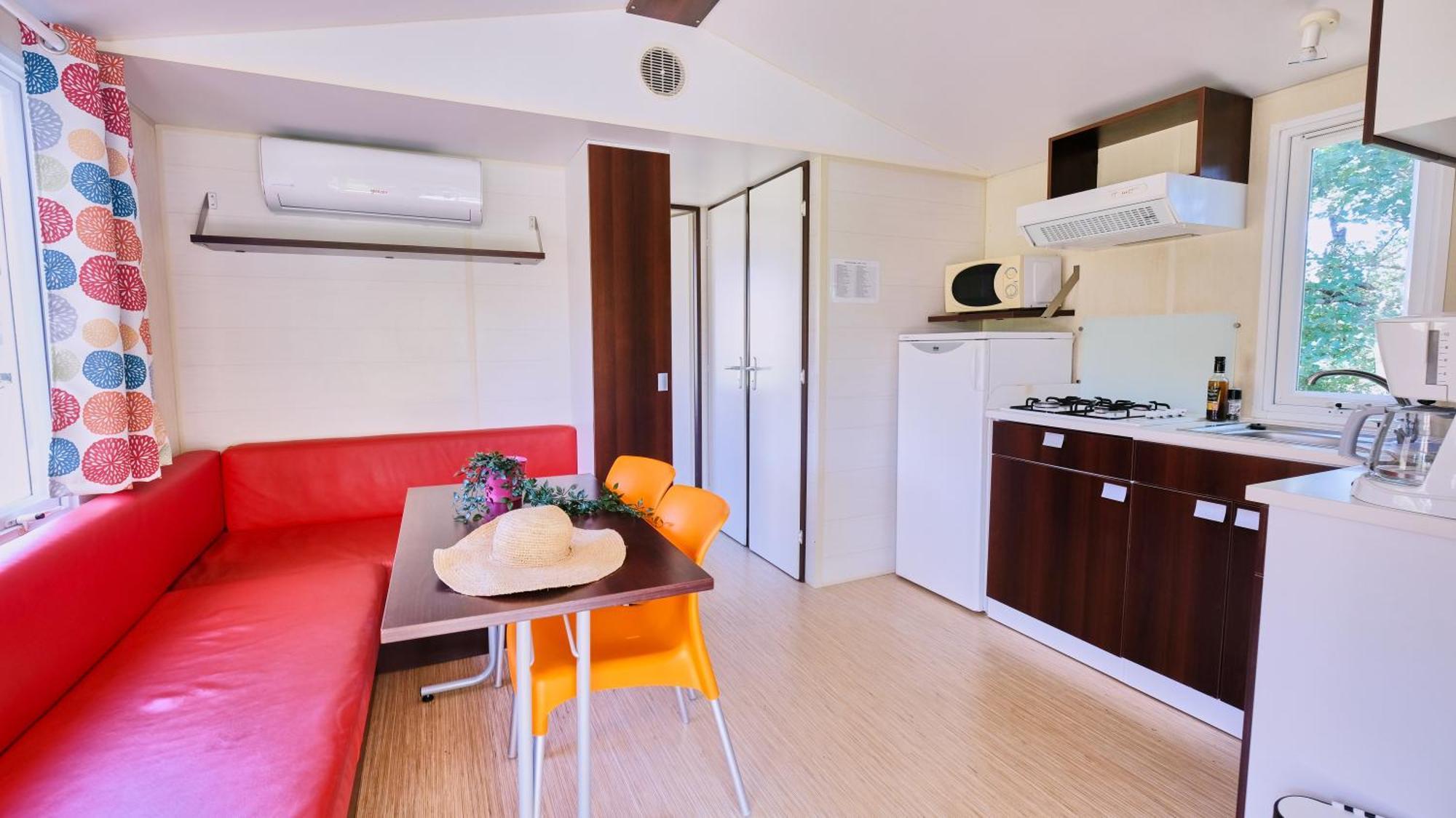 Camping Le Couriou Recoubeau-Jansac Esterno foto