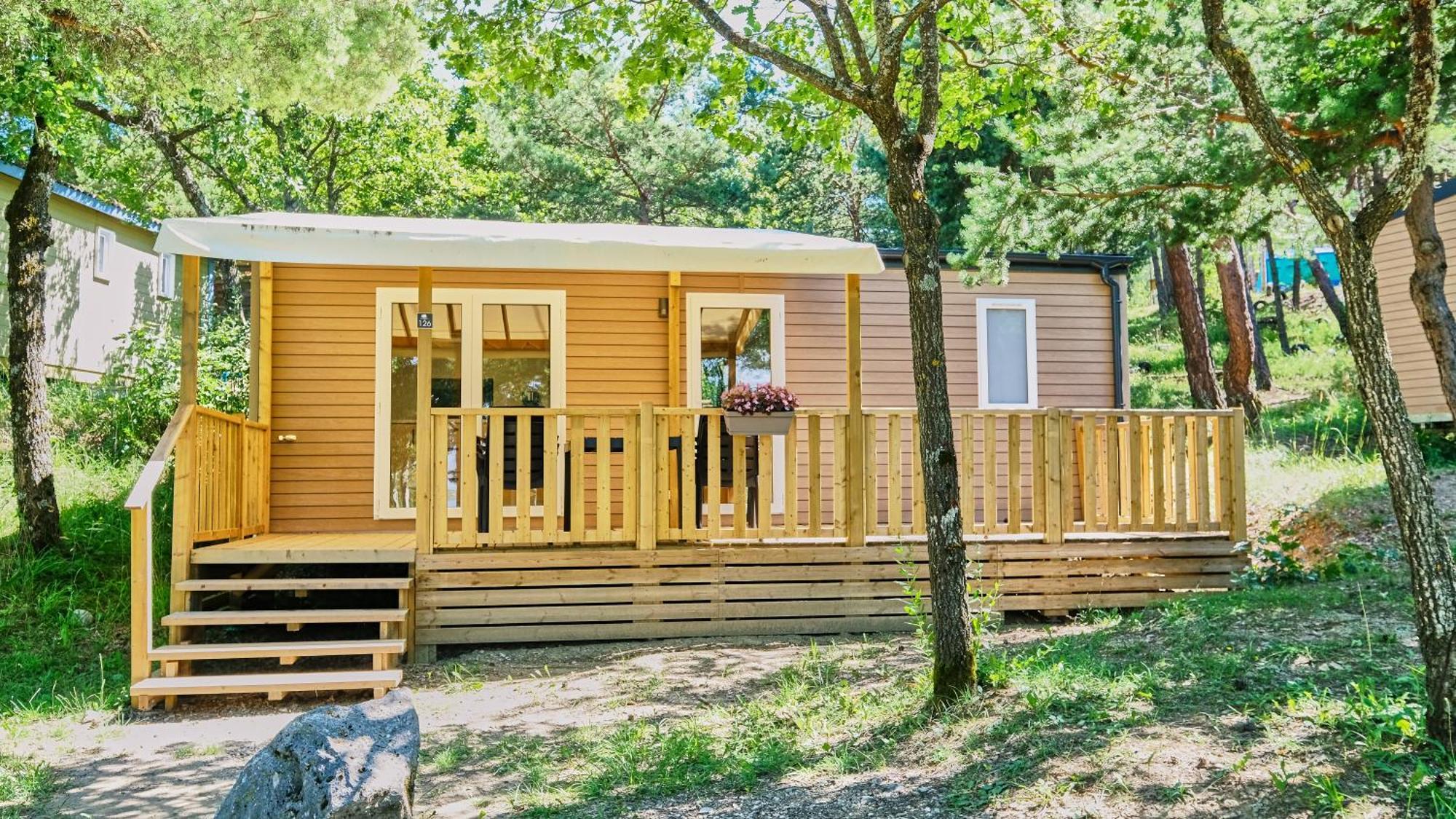 Camping Le Couriou Recoubeau-Jansac Esterno foto