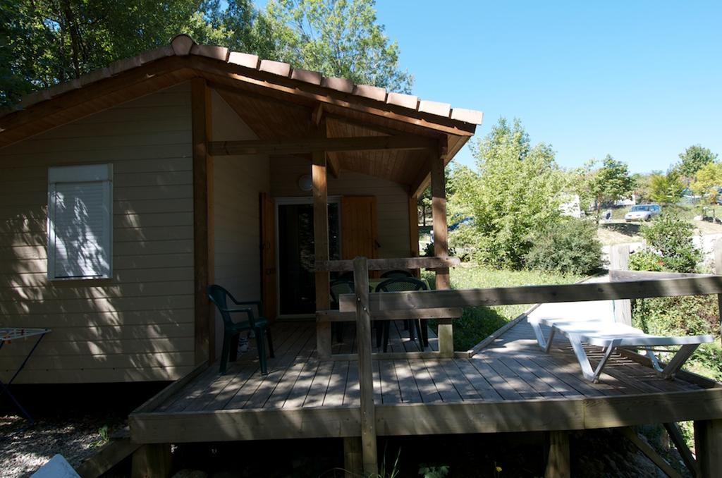 Camping Le Couriou Recoubeau-Jansac Esterno foto