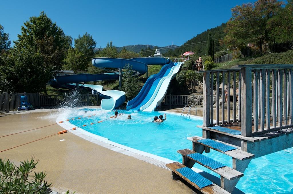 Camping Le Couriou Recoubeau-Jansac Esterno foto